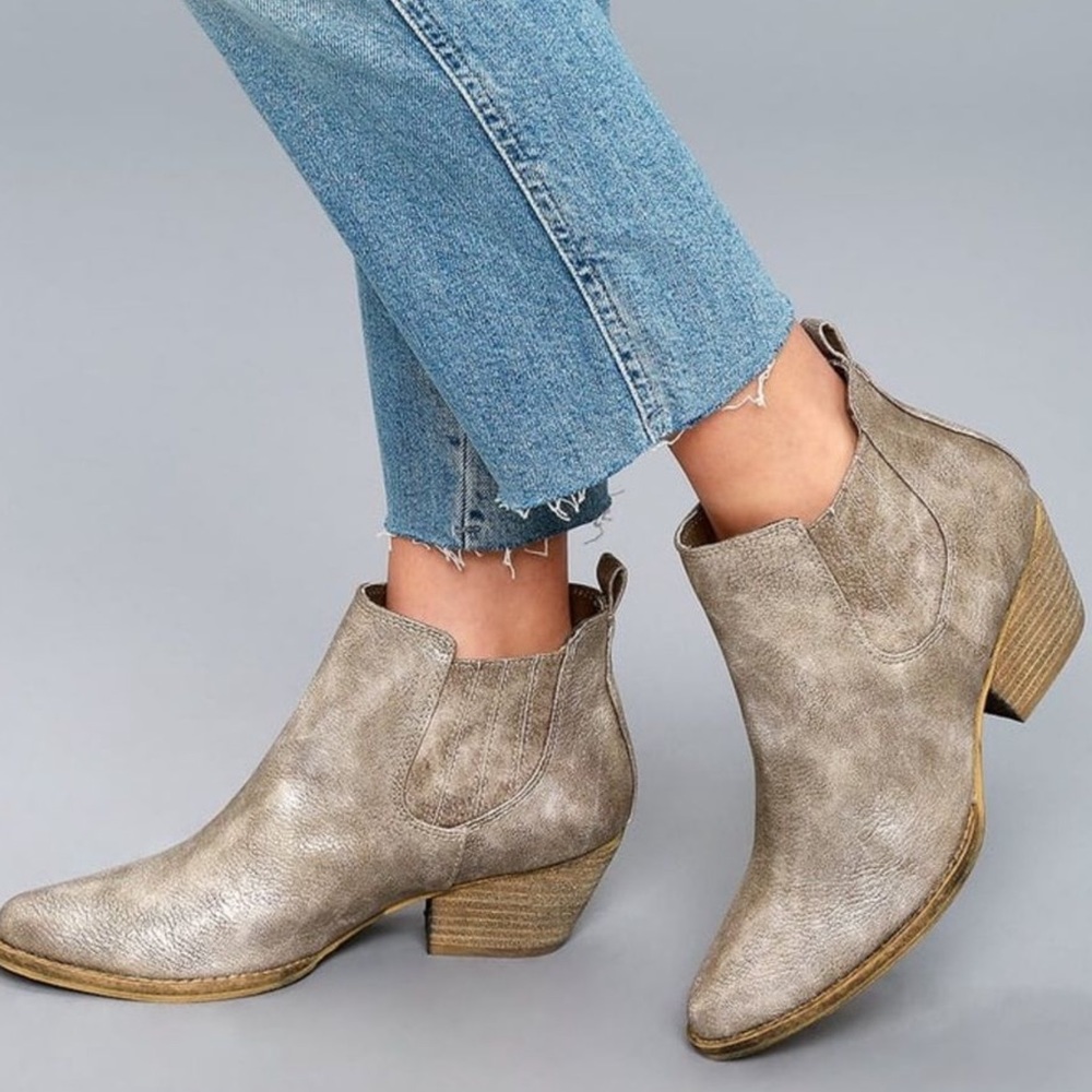 Very Volatile Chelsea Booties Taupe Metallic, 7.5